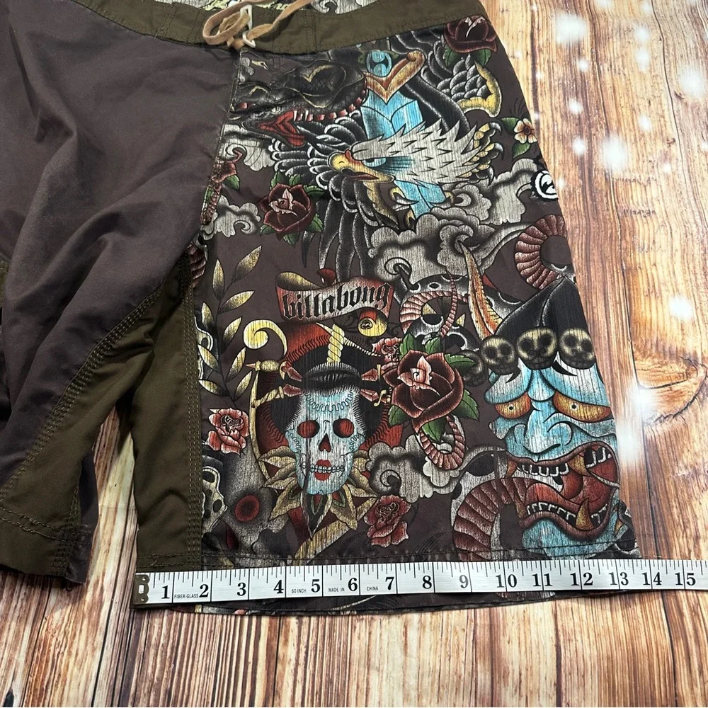 Y2K Billabong Board Shorts Snake/Eagle/Skull Tattoo Print Men's Size 38